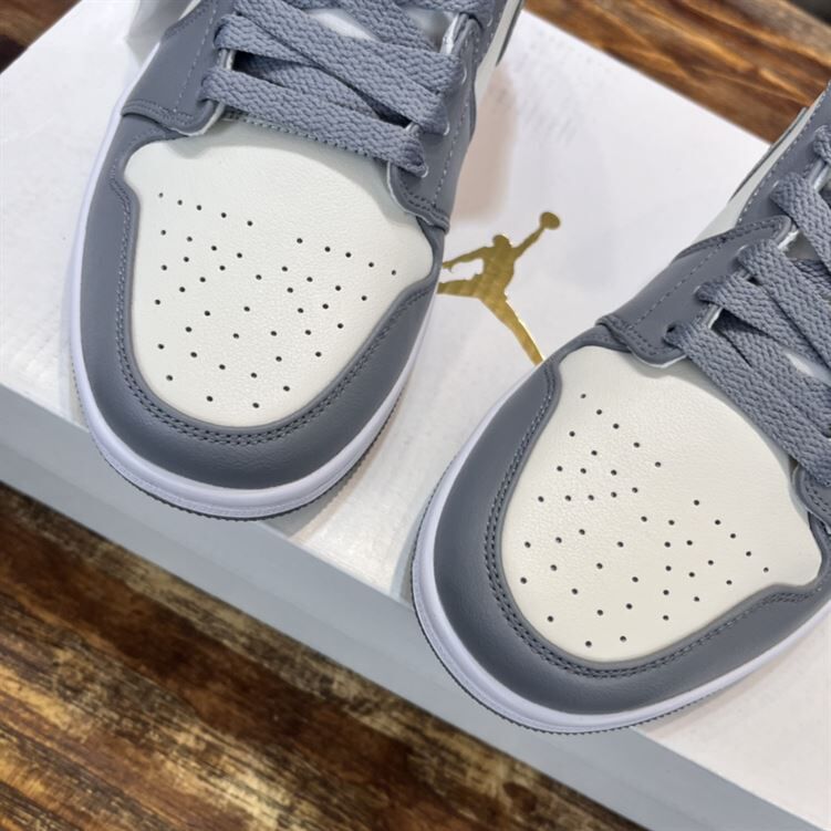 AIR JORDAN 1 MID ‘GREY SAIL’ – NSN030