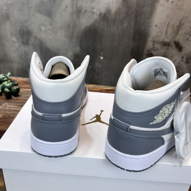 AIR JORDAN 1 MID ‘GREY SAIL’ – NSN030