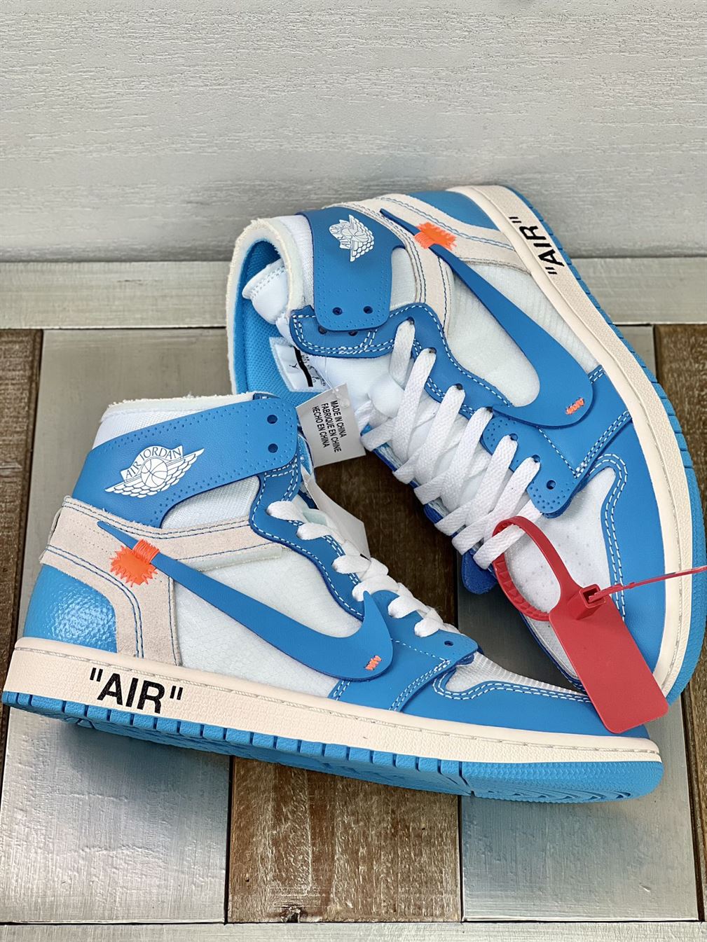 AIR JORDAN 1 RETRO HIGH OFF-WHITE UNIVERSITY BLUE - OFW031