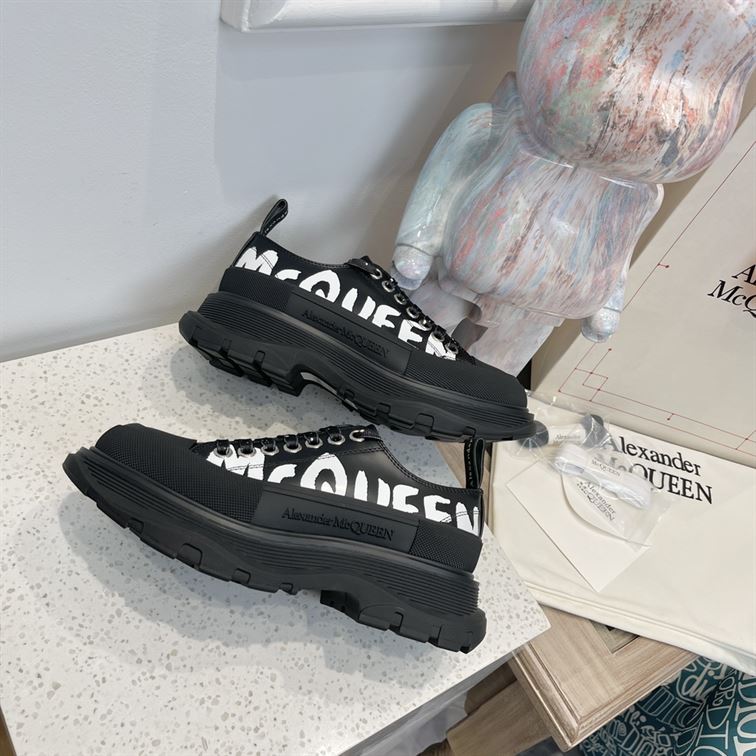 ALEXANDER MCQUEEN GRAFFITI TREAD SLICK LOW-TOP SNEAKERS - ALD028