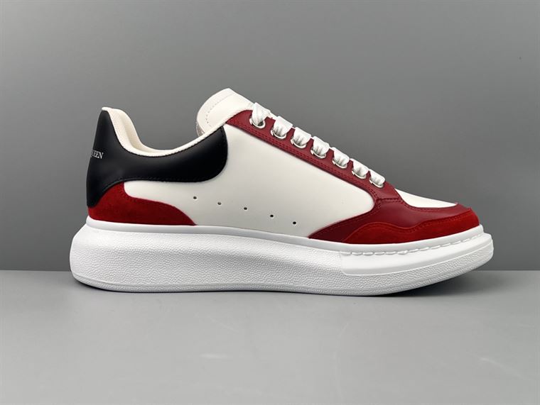 ALEXANDER MCQUEEN OVERSIZED SNEAKER IN BLACK/WHITE/RED - ALD037