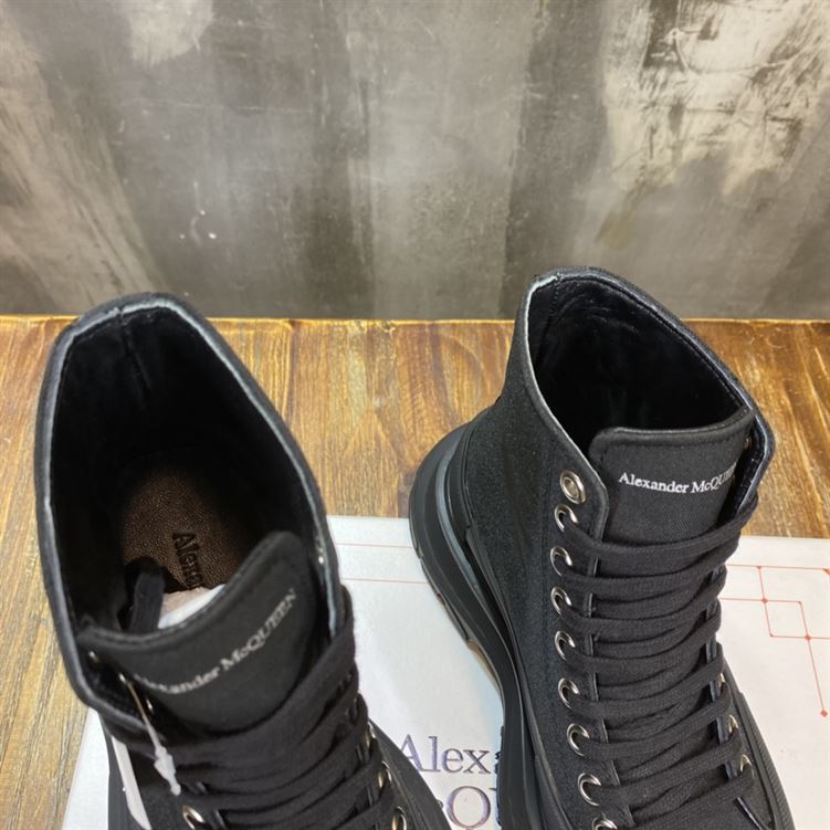 ALEXANDER MCQUEEN TREAD SLICK HIGH-TOP SNEAKERS - ALD025