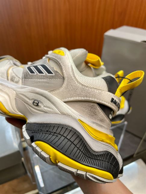 BALENCIAGA CARGO SNEAKER IN GREY BLACK AND YELLOW - BLA076