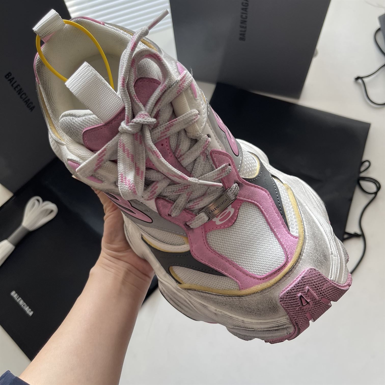 BALENCIAGA CARGO SNEAKER WHITE PINK - BLA094