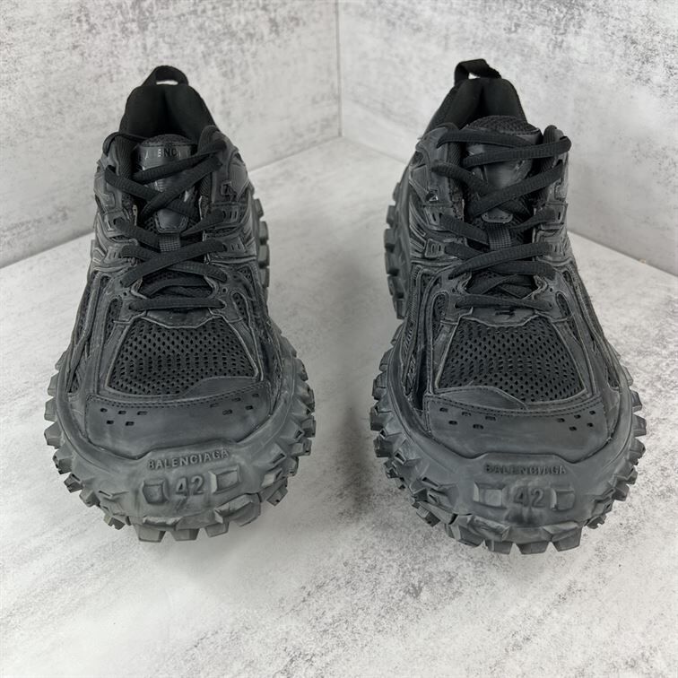 BALENCIAGA DEFENDER SNEAKER IN BLACK - BLA045