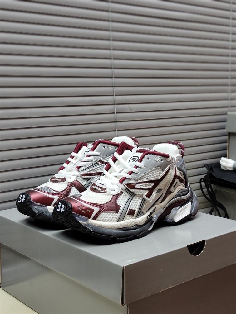 BALENCIAGA RUNNER SNEAKER IN GREY - BLA055