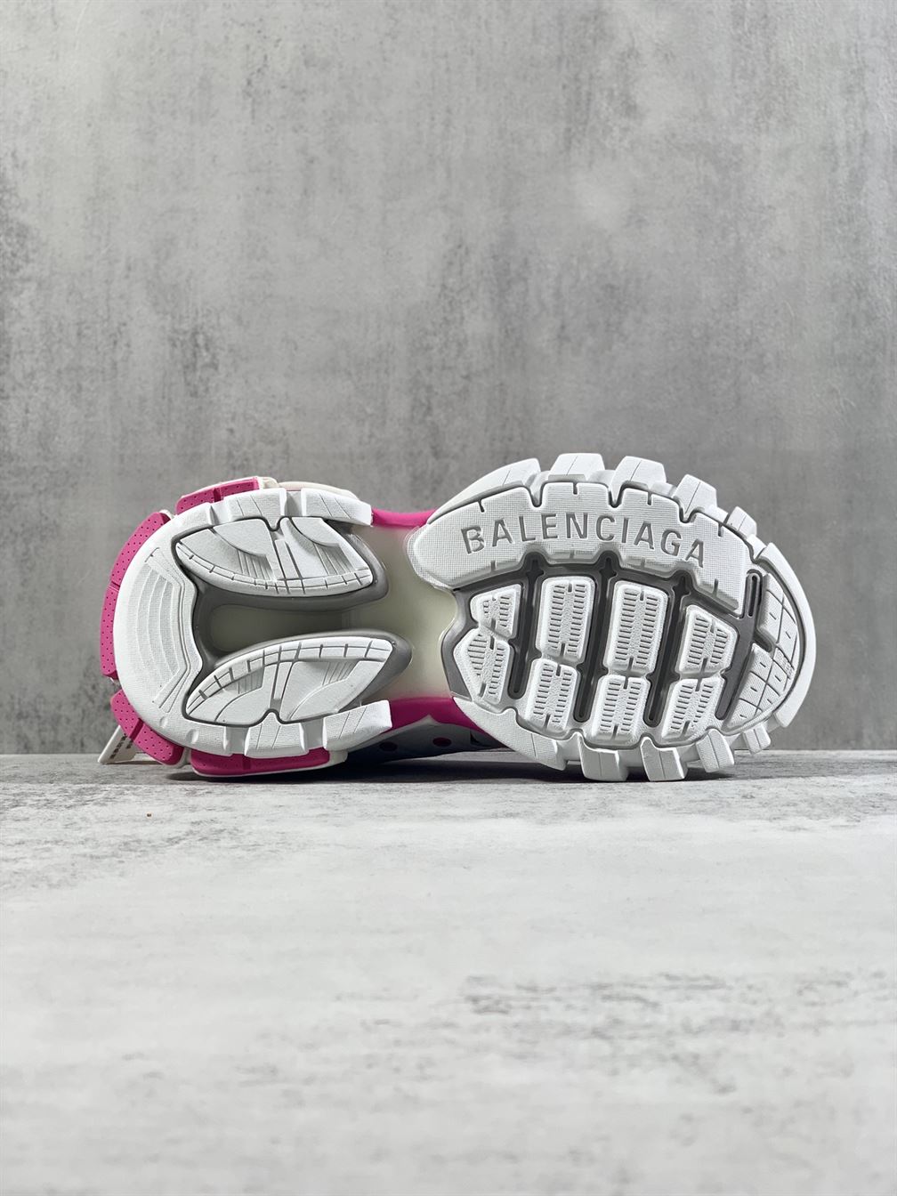 BALENCIAGA TRACK 3.0 SNEAKERS IN WHITE AND PINK - BLA002