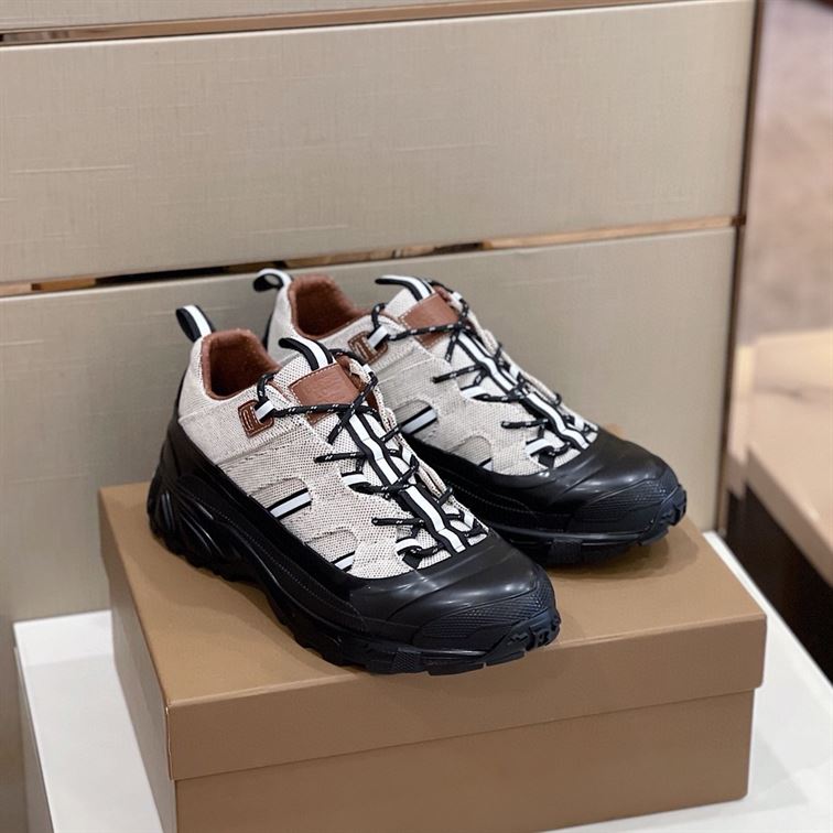 BURBERRY BLACK AND WHITE CANVAS ARTHUR SNEAKERS - BBR021