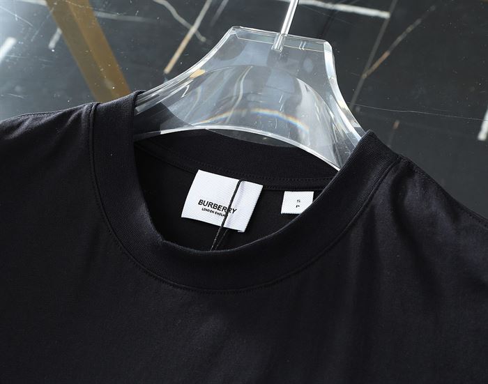 BURBERRY HORSEFERRY PRINT COTTON OVERSIZED T-SHIRT - BRS001