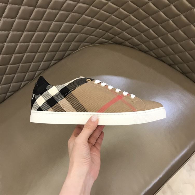 BURBERRY HOUSE CHECK & LEATHER LOW-TOP SNEAKER - BBR013