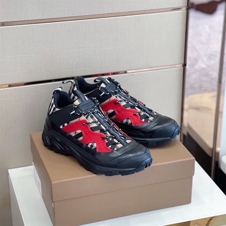 BURBERRY VINTAGE CHECK COTTON AND NYLON ARTHUR SNEAKERS - BBR007