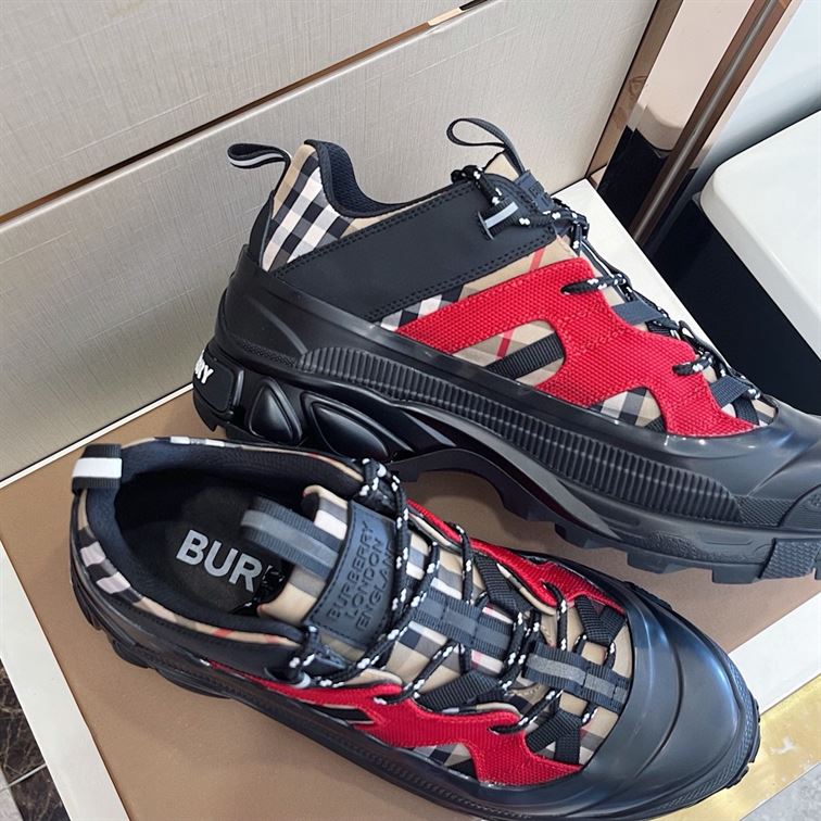 BURBERRY VINTAGE CHECK COTTON AND NYLON ARTHUR SNEAKERS - BBR007