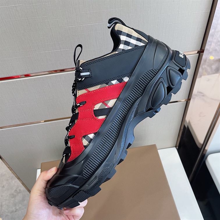 BURBERRY VINTAGE CHECK COTTON AND NYLON ARTHUR SNEAKERS - BBR007