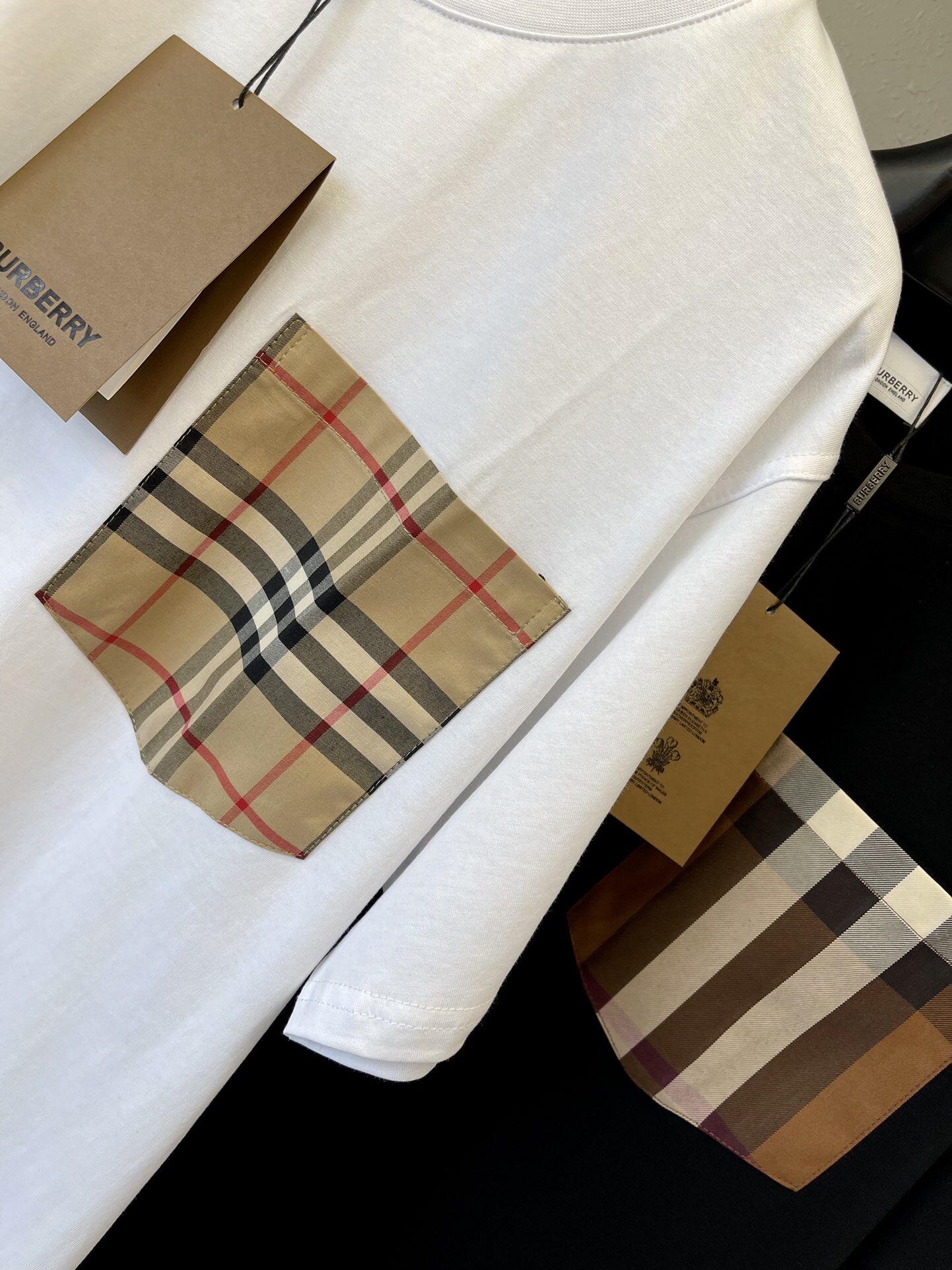 BURBERRY VINTAGE CHECK POCKET COTTON OVERSIZED T-SHIRT - BRS013