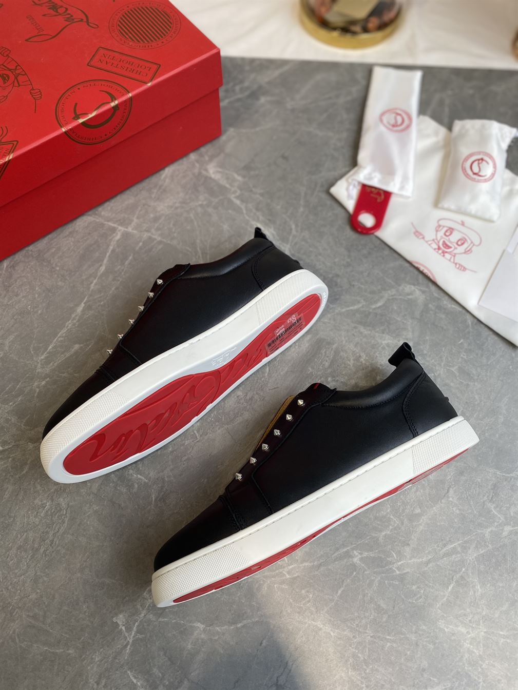 CHRISTIAN LOUBOUTIN F.A.V FIQUE A VONTADE - CLS035