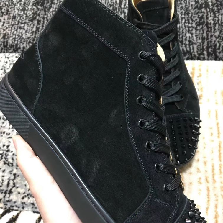 CHRISTIAN LOUBOUTIN HIGH TOP SNEAKER - CLS010