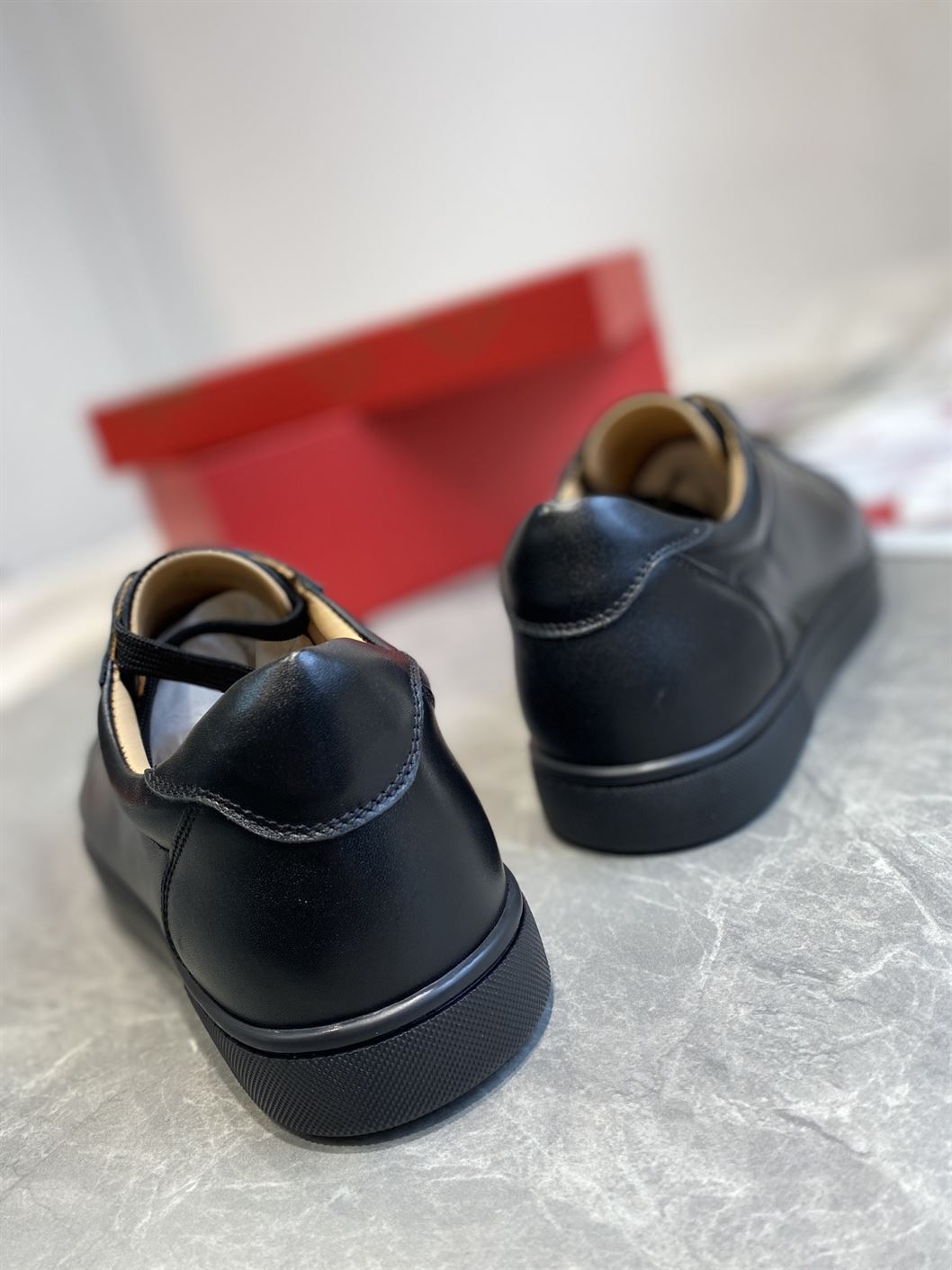 CHRISTIAN LOUBOUTIN LOUIS JUNIOR SNEAKERS - CLS032