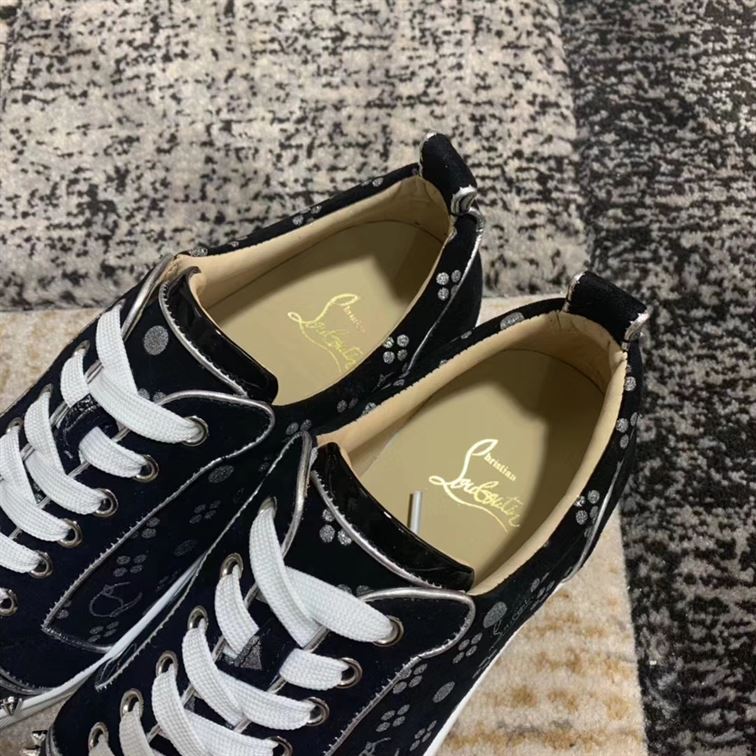 CHRISTIAN LOUBOUTIN LOW TOP SNEAKER - CLS003