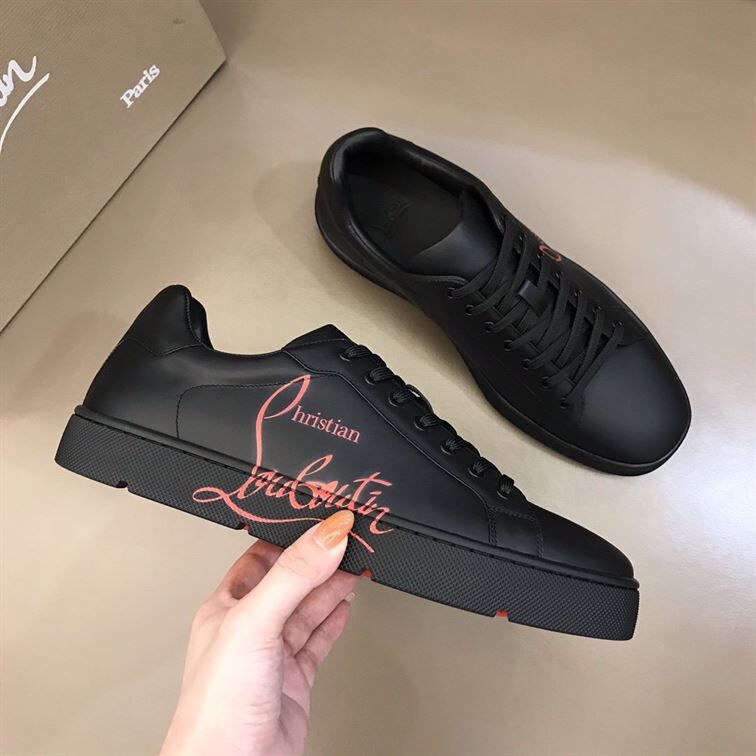 CHRISTIAN LOUBOUTIN LOW TOP SNEAKER - CLS021