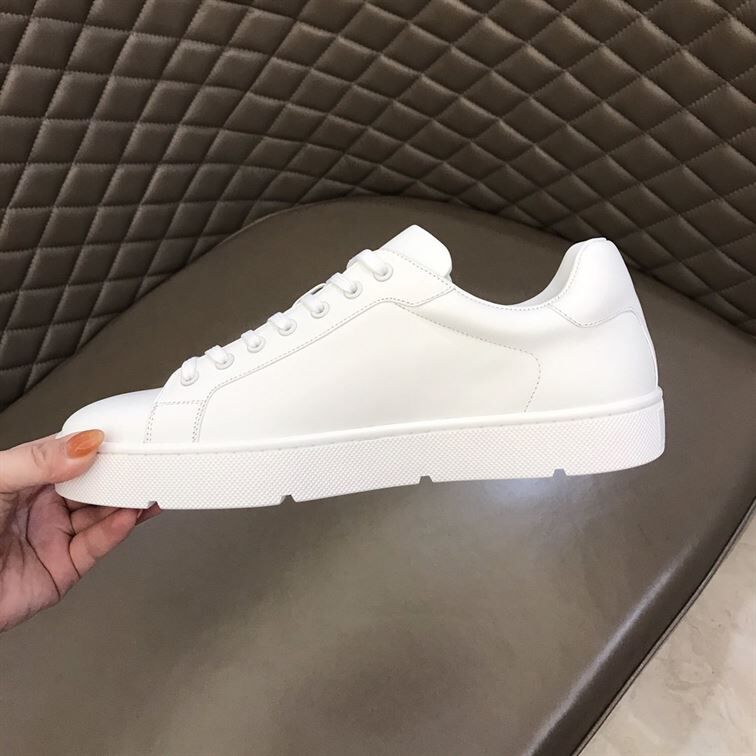 CHRISTIAN LOUBOUTIN LOW TOP SNEAKER - CLS022
