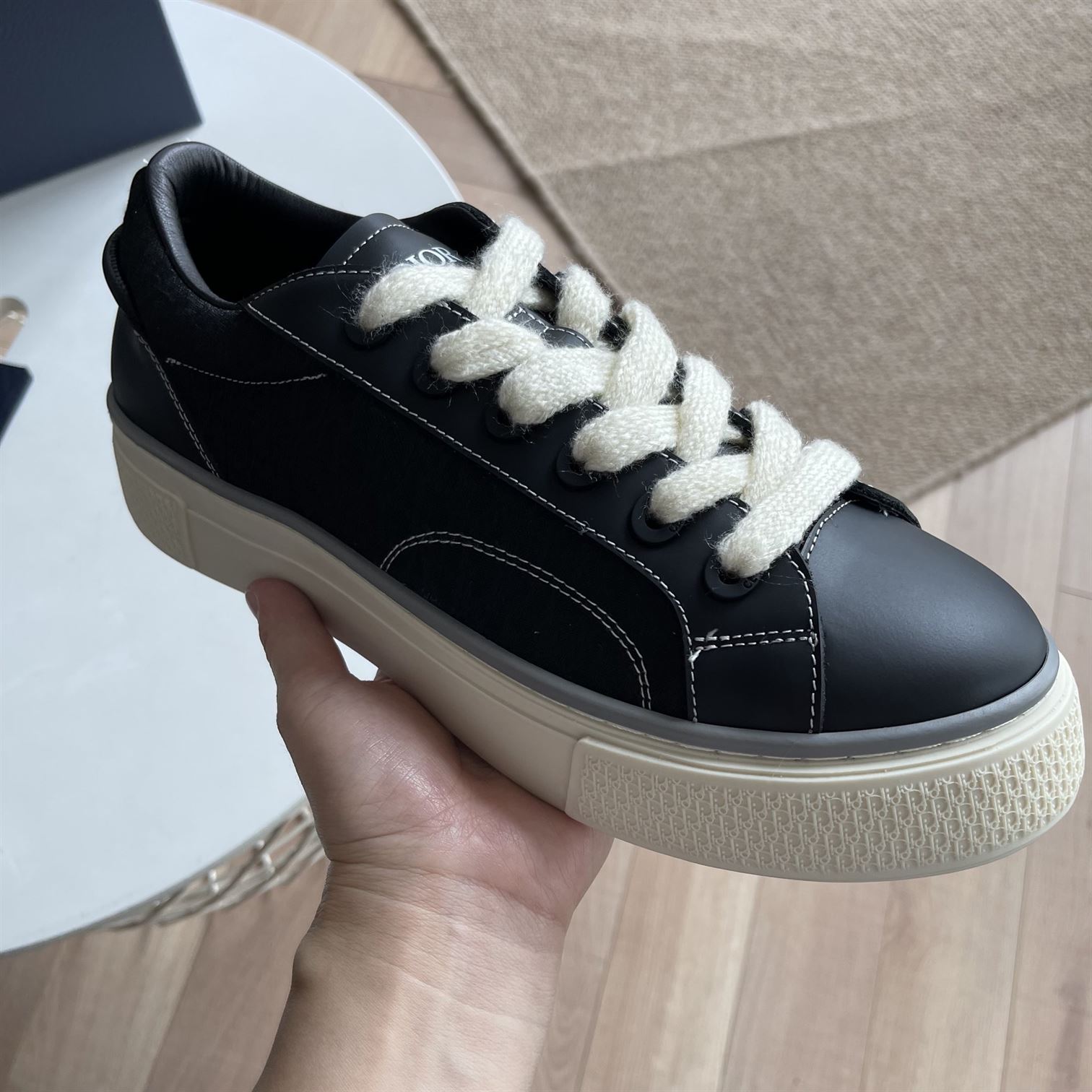 DIOR B33 SNEAKER BLACK SMOOTH CALFSKIN AND DIOR OBLIQUE JACQUARD - DO129