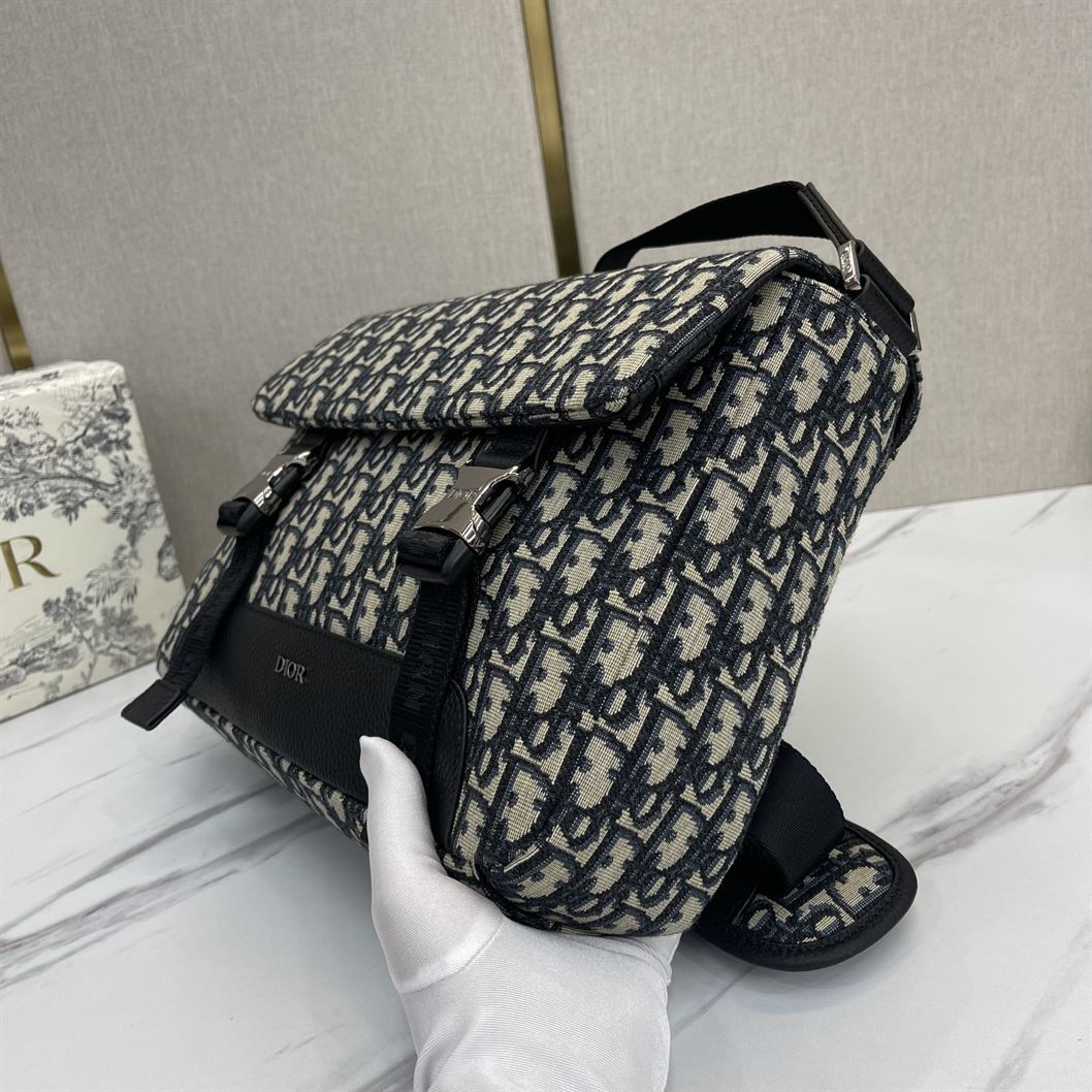DIOR EXPLORER MESSENGER BAG - DIO006