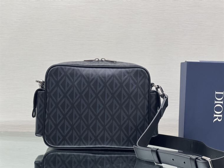 DIOR HIT THE ROAD MESSENGER BAG - DIO004