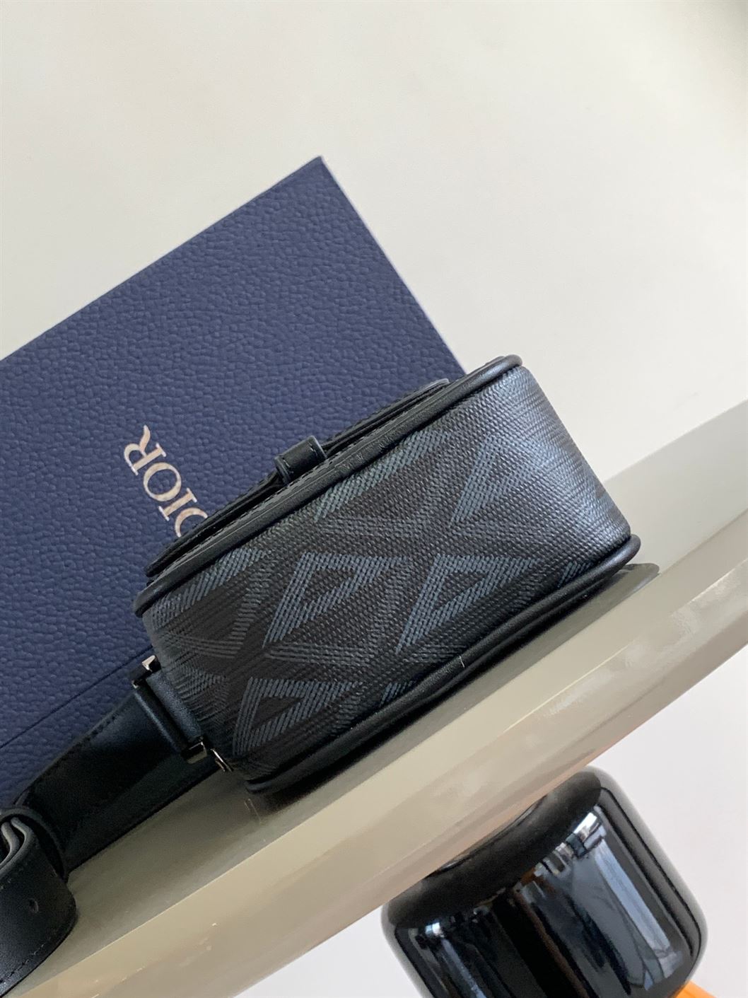 DIOR HIT THE ROAD VERTICAL POUCH - DIO047