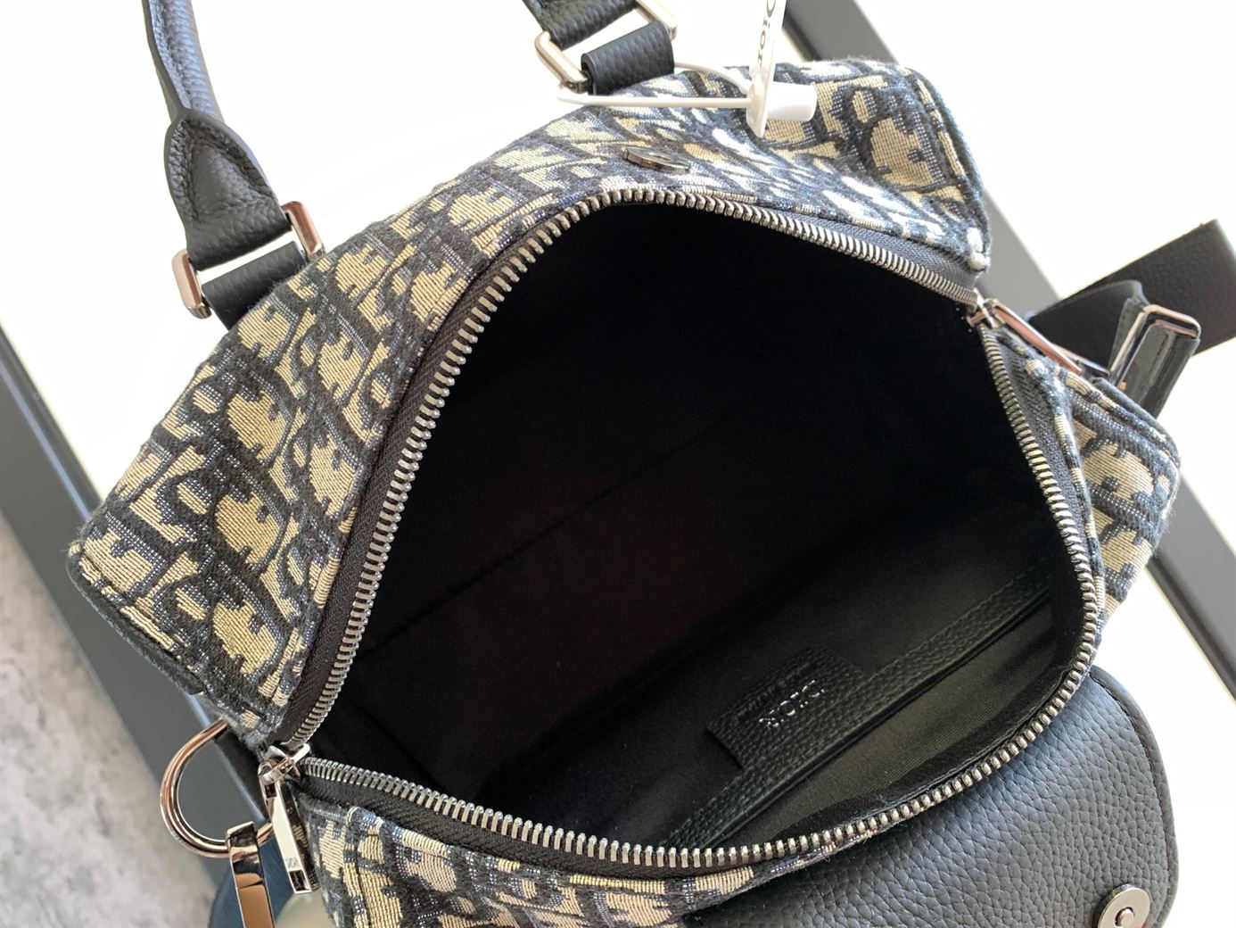 DIOR LINGOT 26 BAG BEGIN AND BLACK DIOR OBLIQUE JACQUARD - DIO045