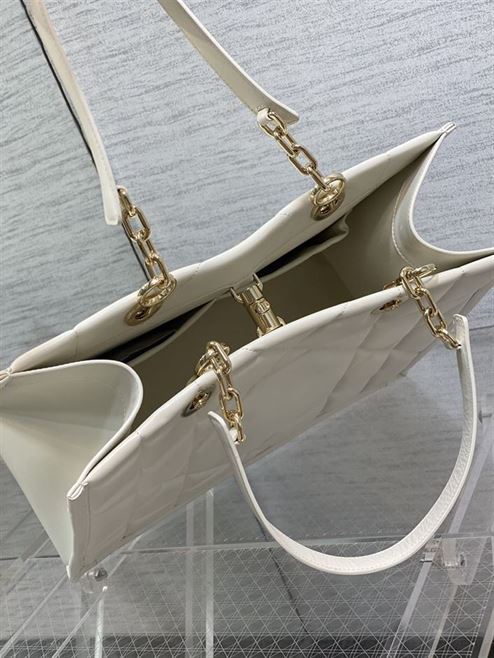 DIOR MEDIUM DIOR ESSENTIAL TOTE BAG WHITE