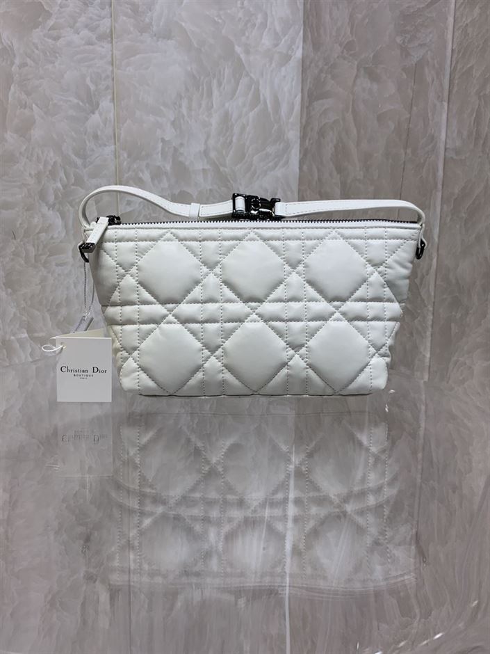 DIOR MEDIUM DIORTRAVEL NOMAD POUCH WHITE