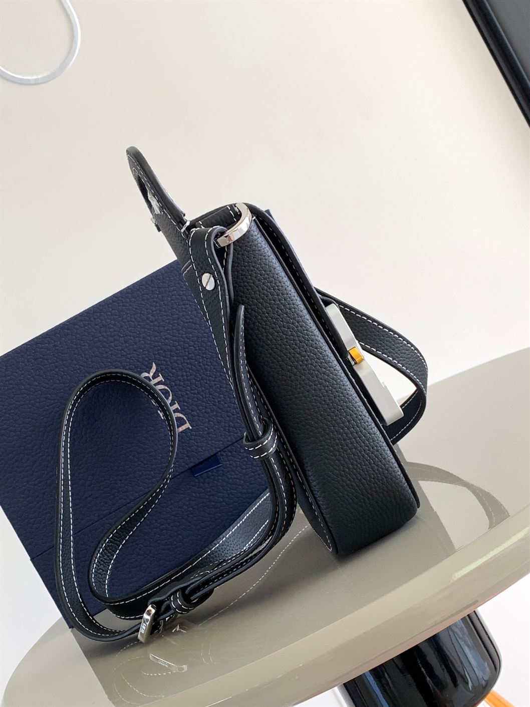 DIOR SADDLE VERTICAL POUCH WITH STRAP - DIO049