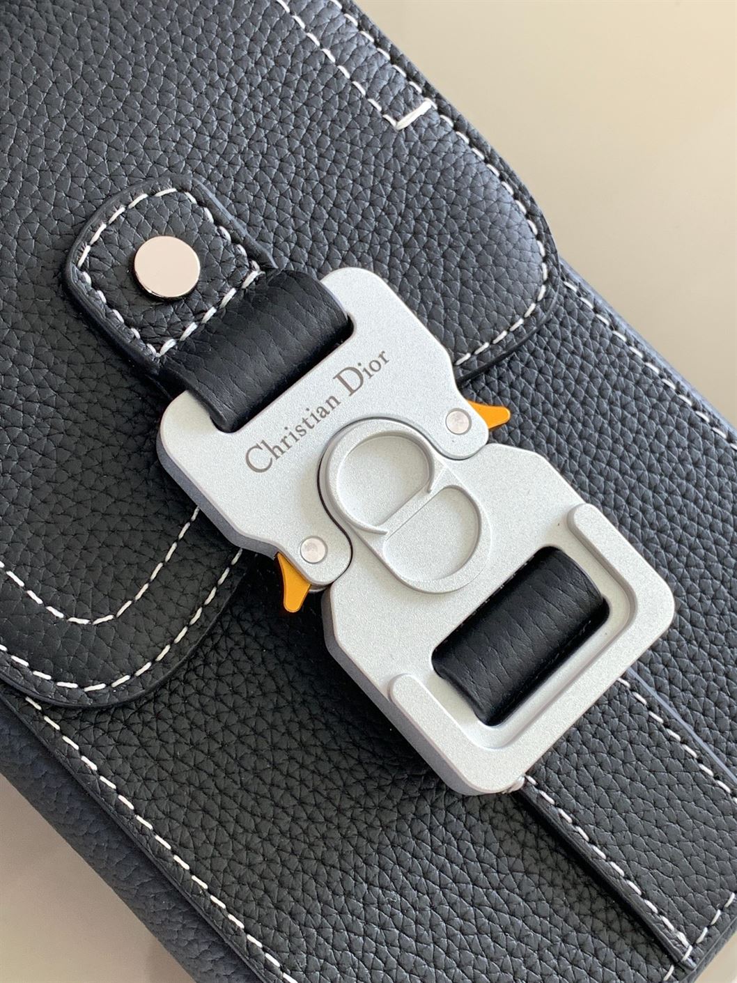 DIOR SADDLE VERTICAL POUCH WITH STRAP - DIO049