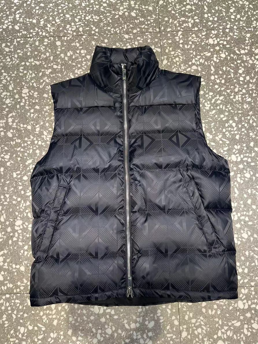 DIOR SLEEVELESS DOWN JACKET - DRC018