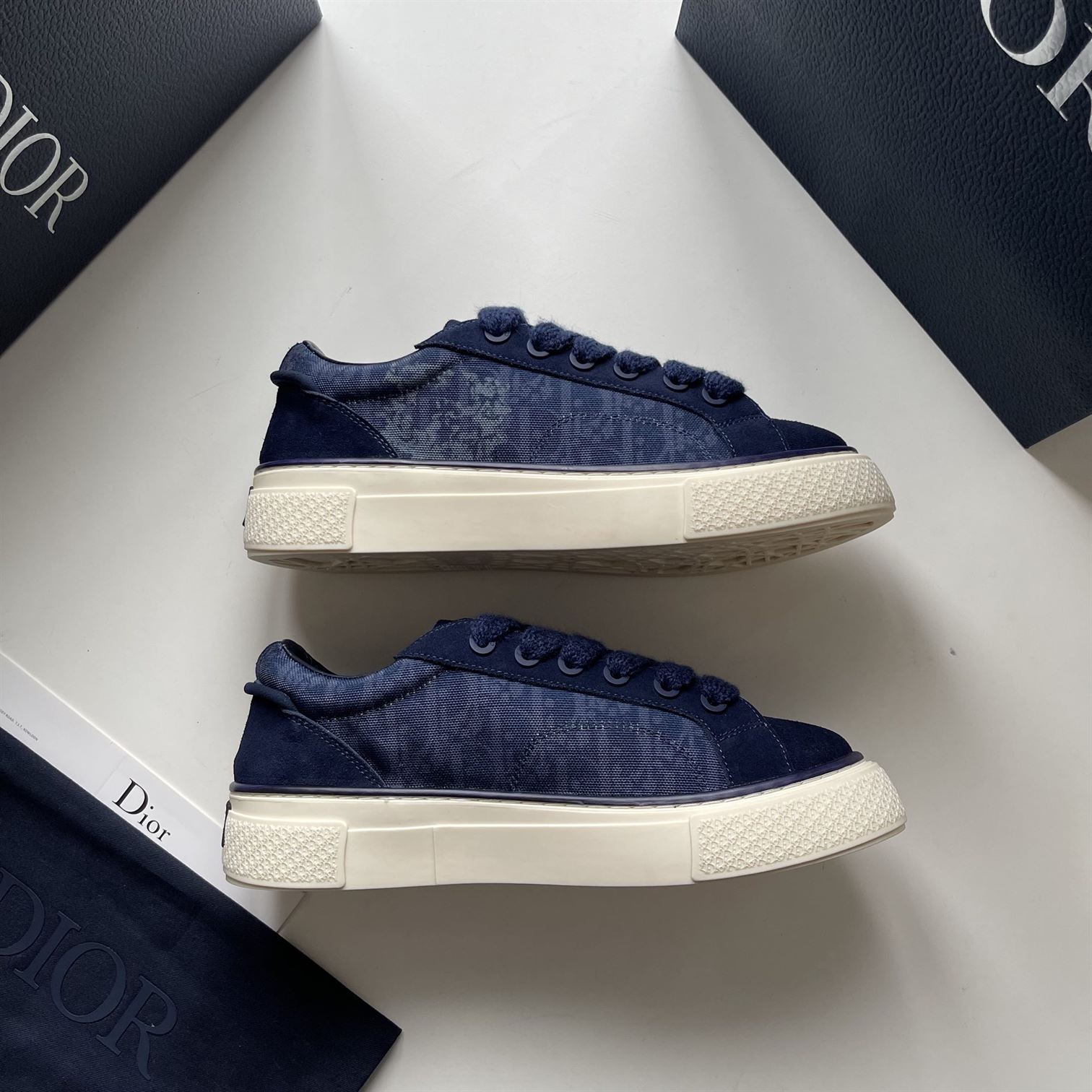 DIOR TEARS B33 SNEAKER - DO131