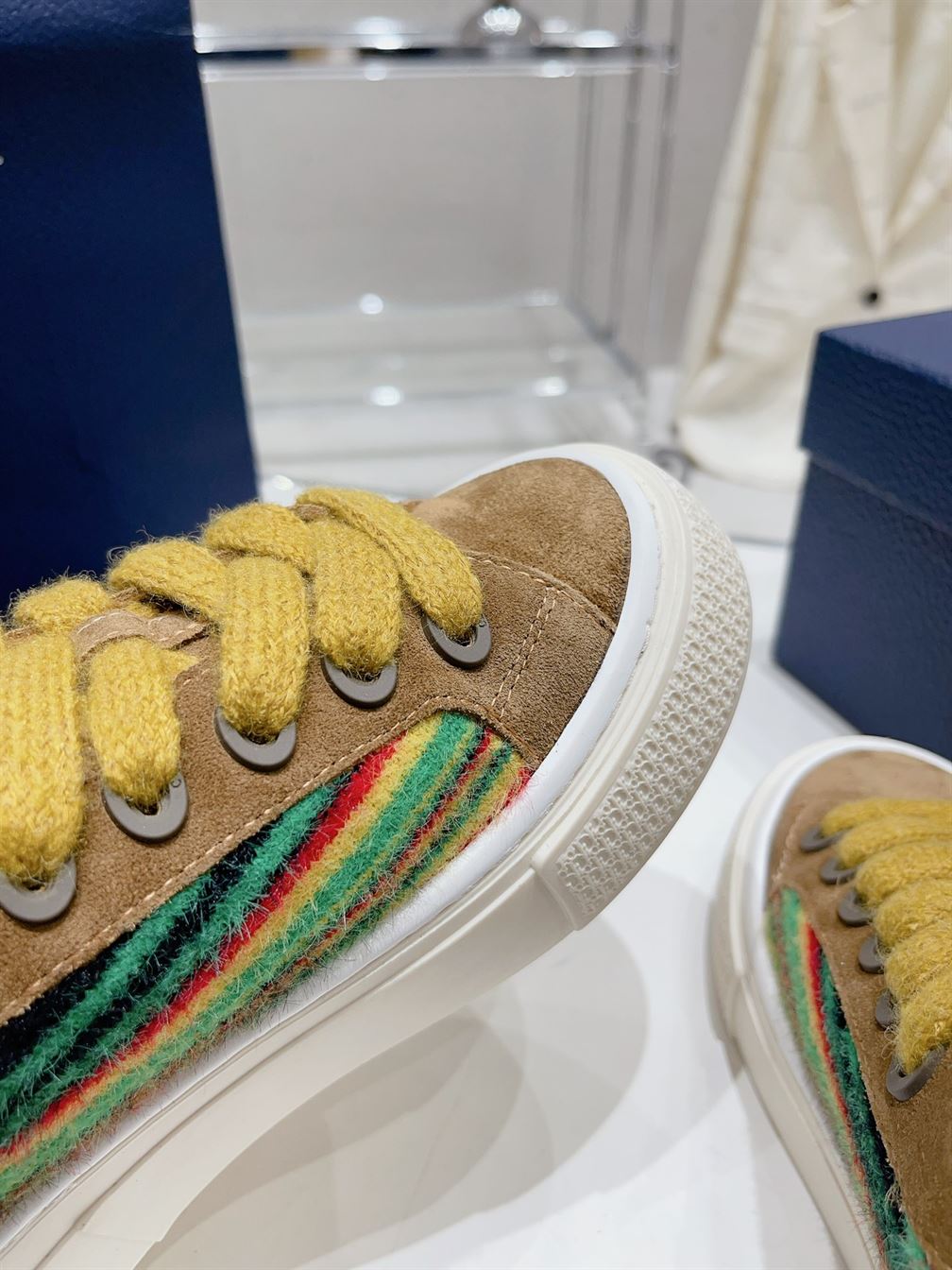 DIOR TEARS B33 SNEAKER LIMITED AND NUMBERED EDITION - DO136