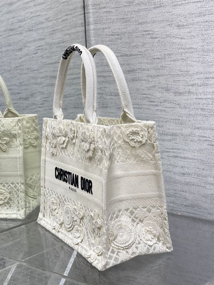 DIOR TOTE BOOK WHITE BAG