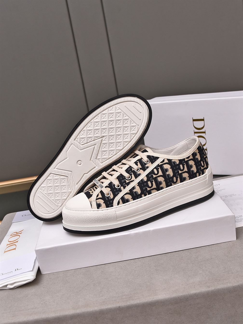 DIOR WALK’N’DIOR PLATFORM LOW-TOP SNEAKER - DO143