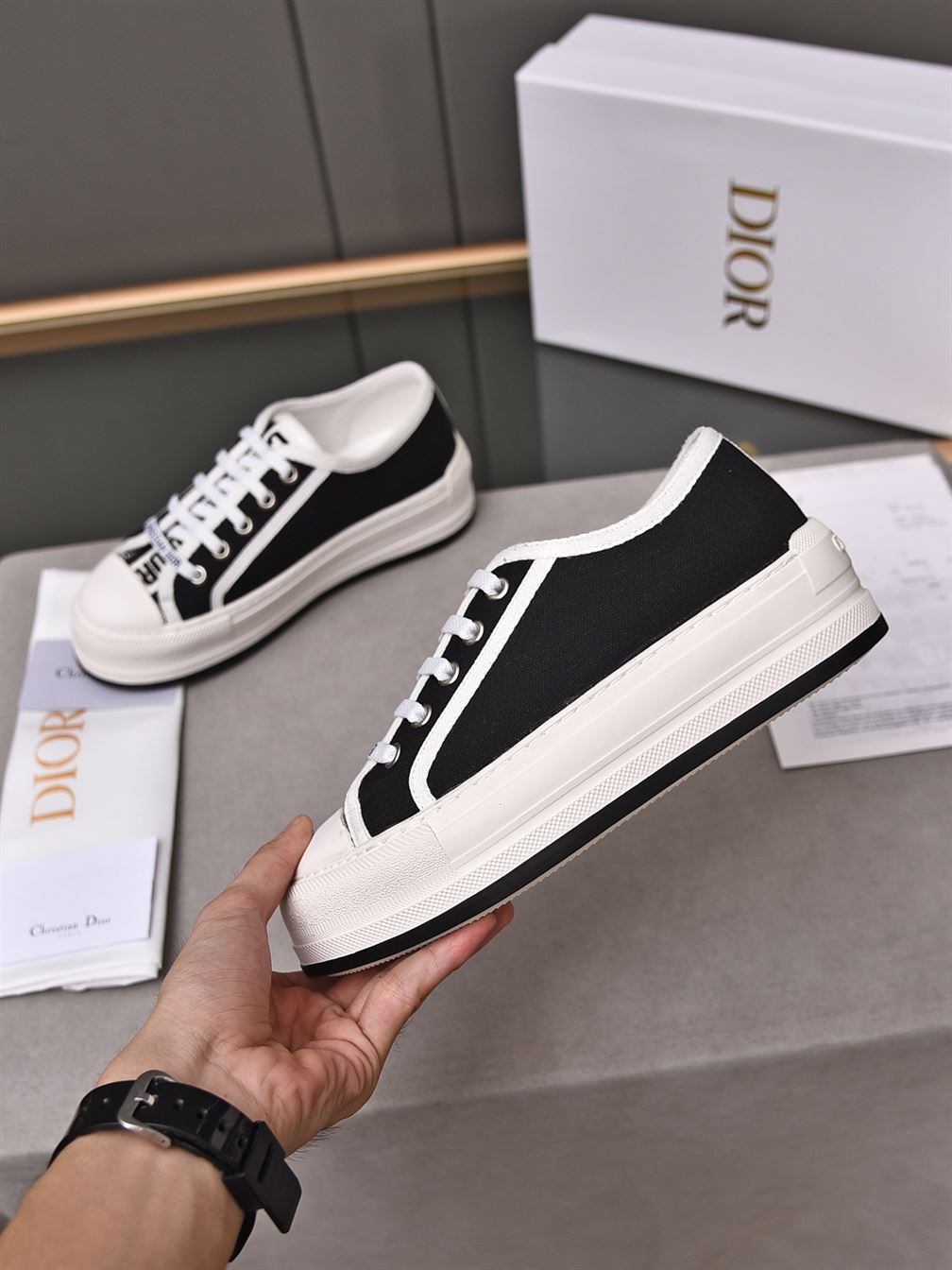 DIOR WALK’N’DIOR PLATFORM LOW-TOP SNEAKER - DO146