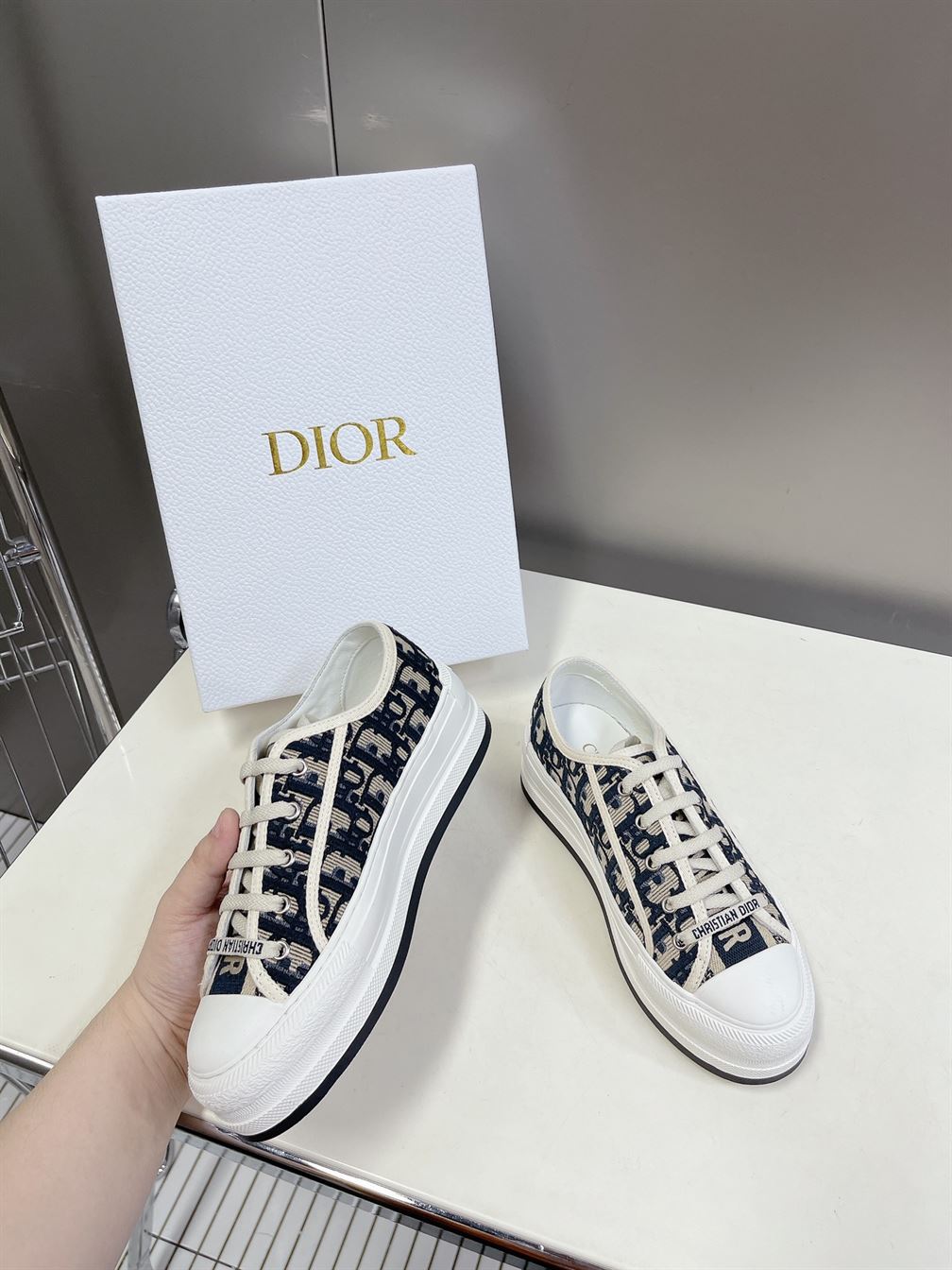 DIOR WALK'N'DIOR SNEAKER - DO123