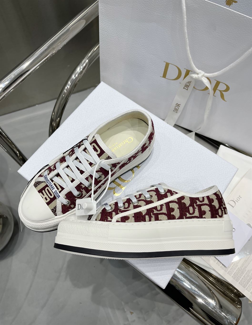 DIOR WALK'N'DIOR SNEAKER - DO126