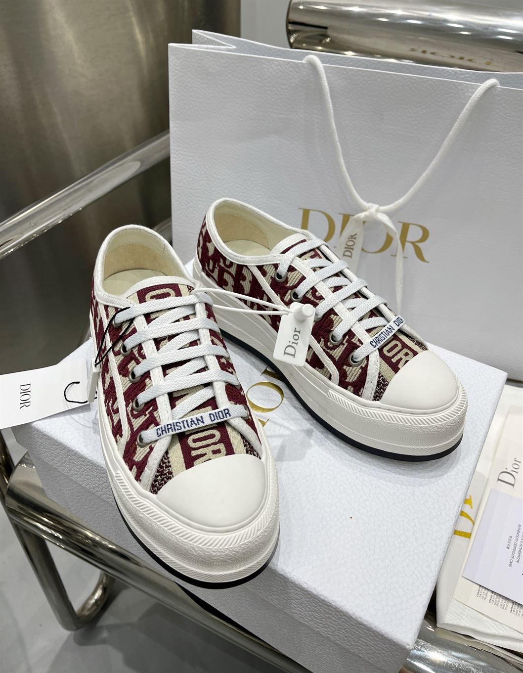 DIOR WALK'N'DIOR SNEAKER - DO126