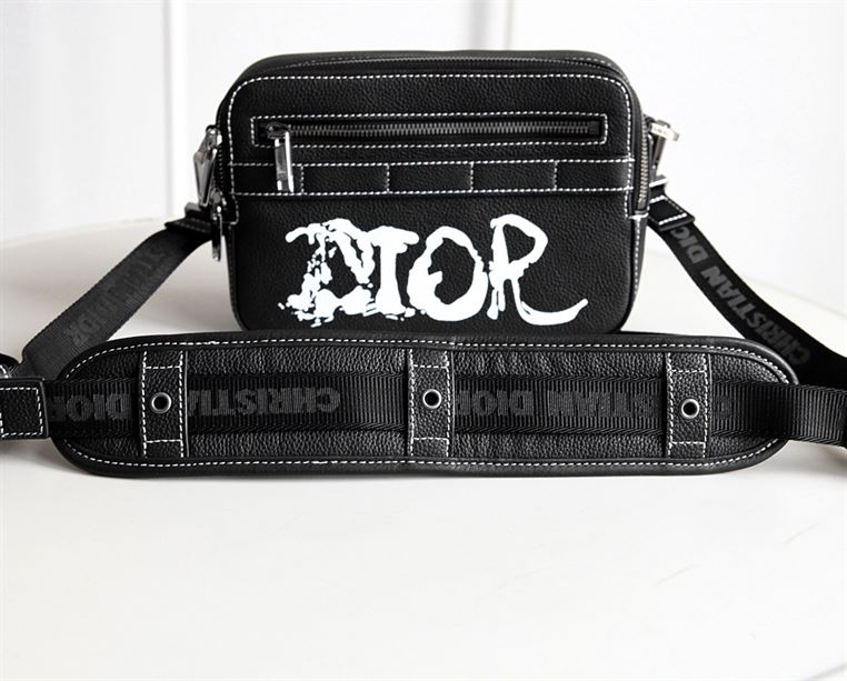DIOR X PETER DOIG SAFFARI MESSENGER BAG - DIO022
