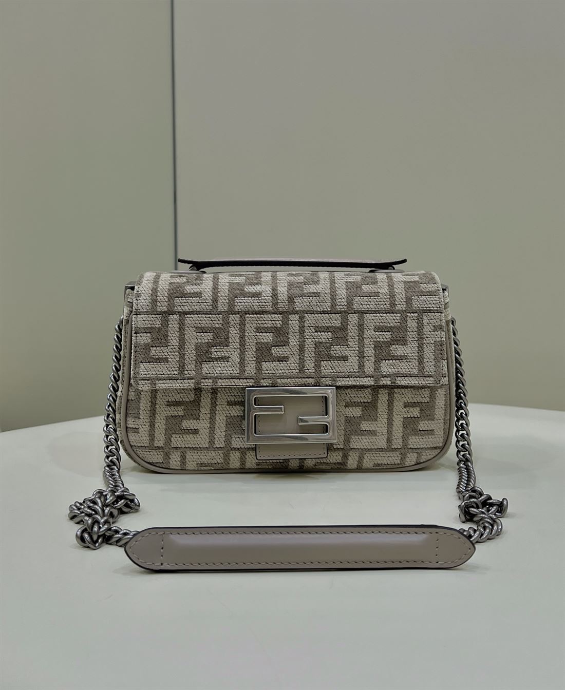 FENDI BAGUETTE CHAIN MIDI DARK GREY