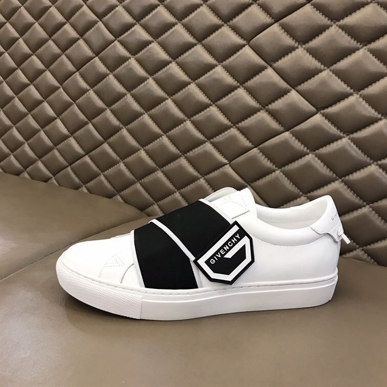 GIVENCHY ELASTICATED LOGO STRAP SNEAKERS - GVC004