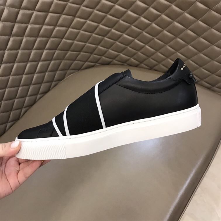 GIVENCHY ELASTICATED LOGO STRAP SNEAKERS - GVC005
