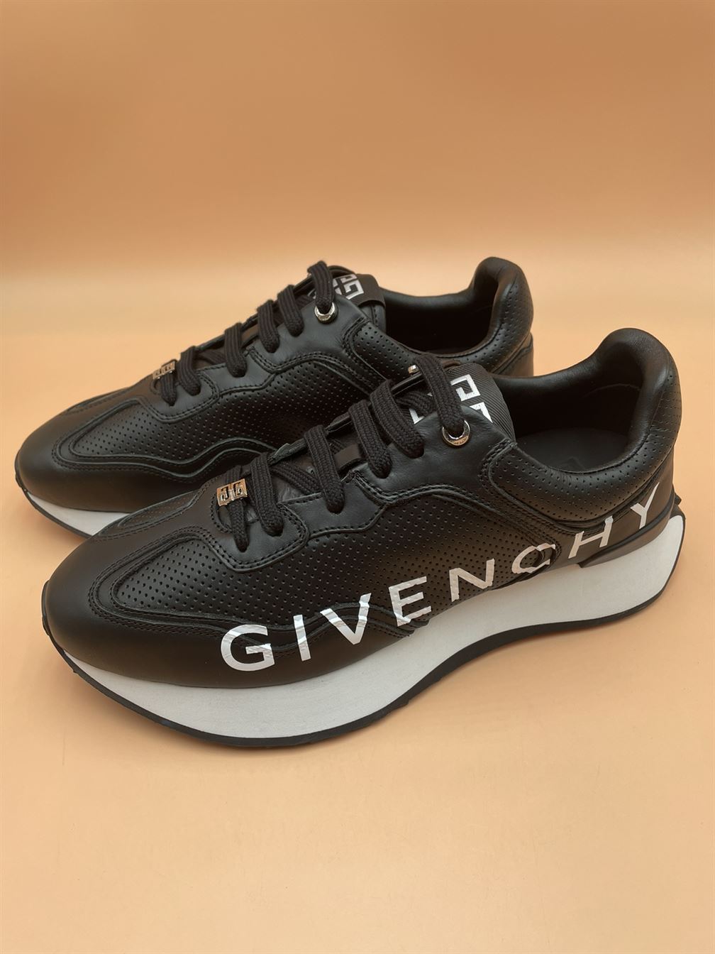 GIVENCHY RUNNER SNEAKERS IN PERFORATED LEATHER - GVC003