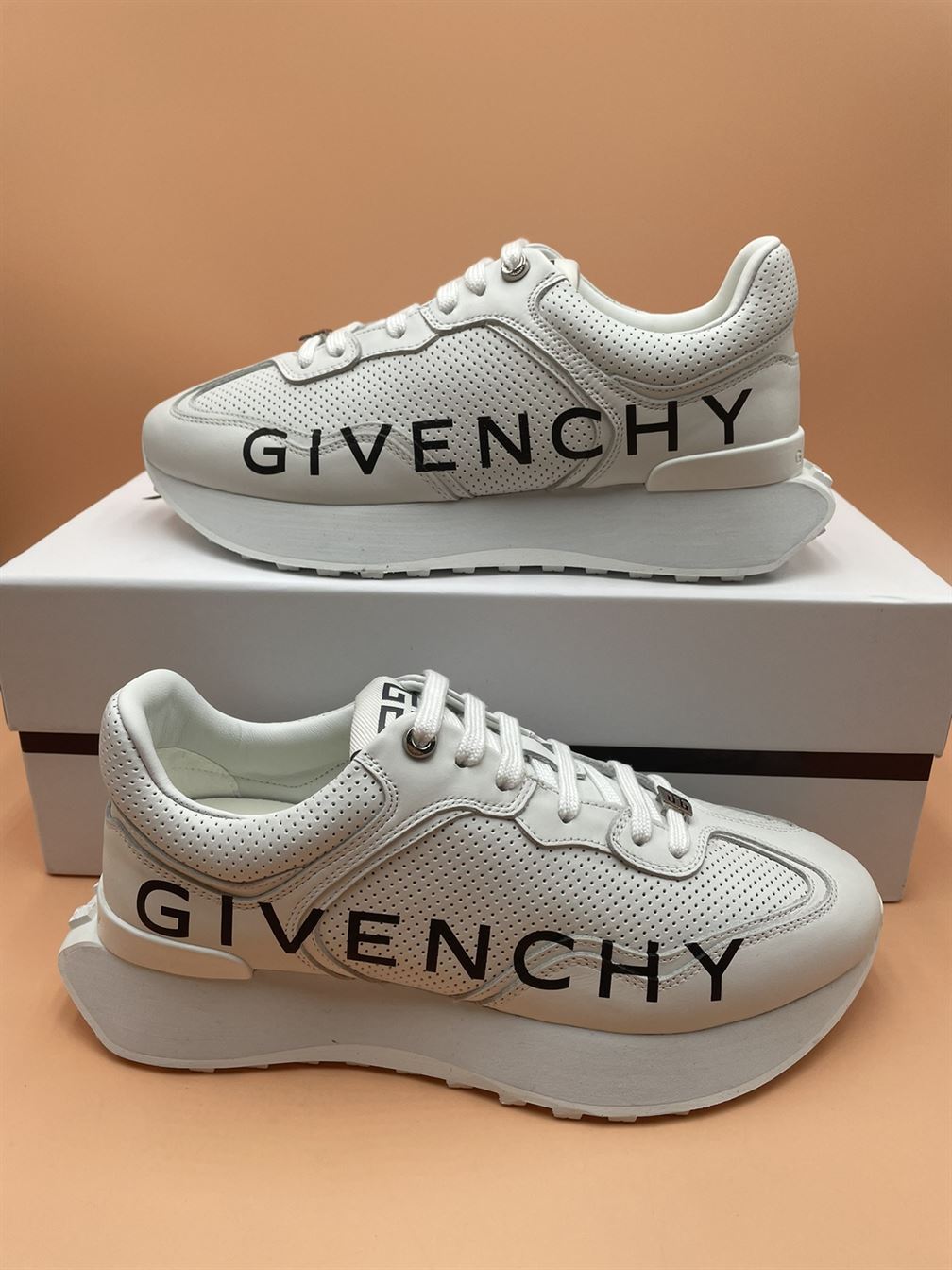 GIVENCHY RUNNER SNEAKERS IN PERFORATED LEATHER - GVC006