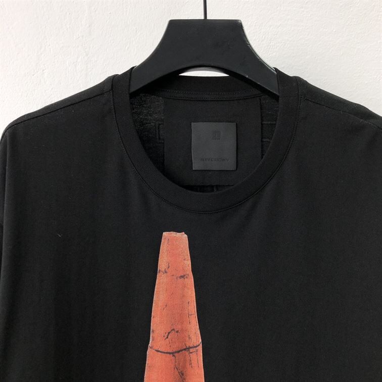 GIVENCHY SLIM FIT T-SHIRT IN JERSEY WITH CERAMIC PRINT IN BLACK - GTS003