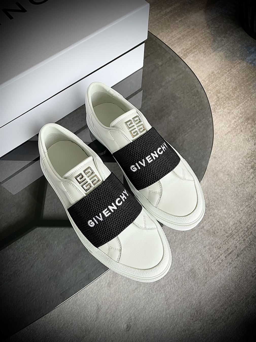 GIVENCHY SNEAKERS WITH ELASTIC BAND - GVC001